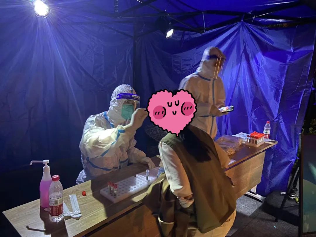 杭州顾连通济医院2天共派选20名医护人员支援社区核酸检测